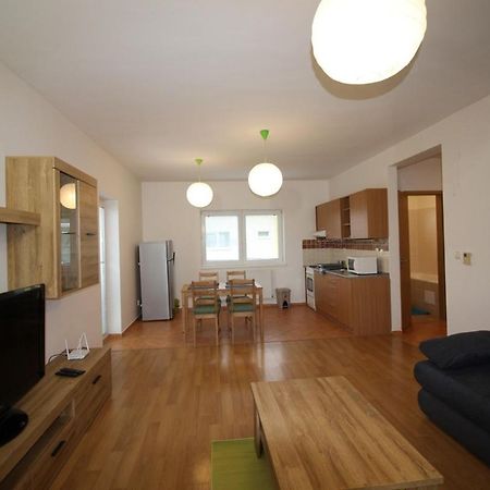 Apartman 502 Ruzindol Екстер'єр фото