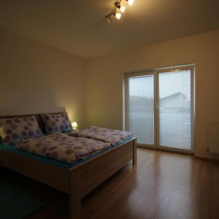 Apartman 502 Ruzindol Екстер'єр фото