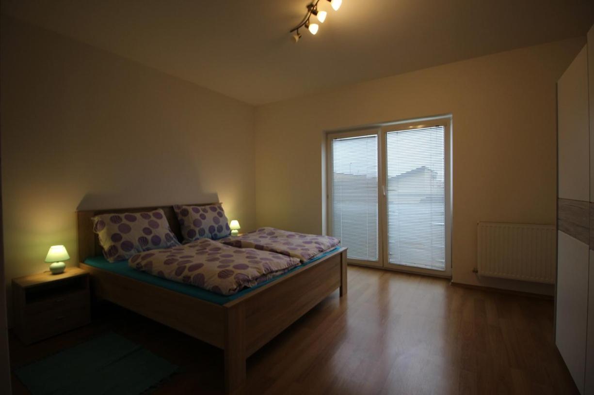 Apartman 502 Ruzindol Екстер'єр фото