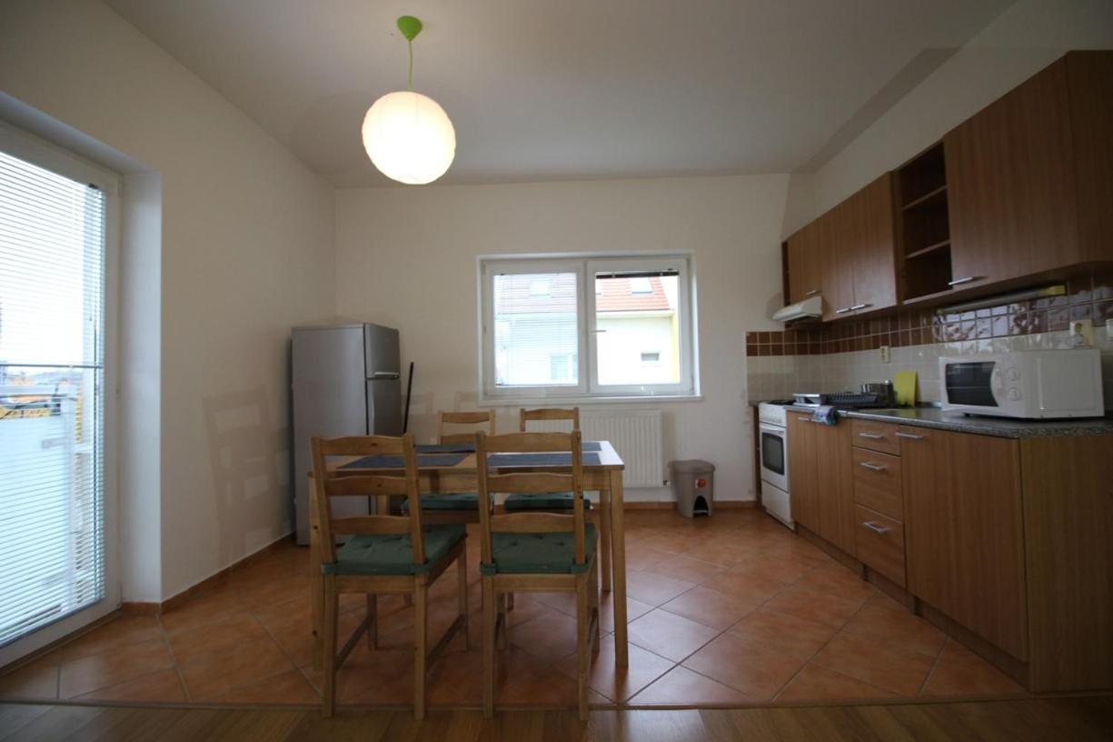 Apartman 502 Ruzindol Екстер'єр фото