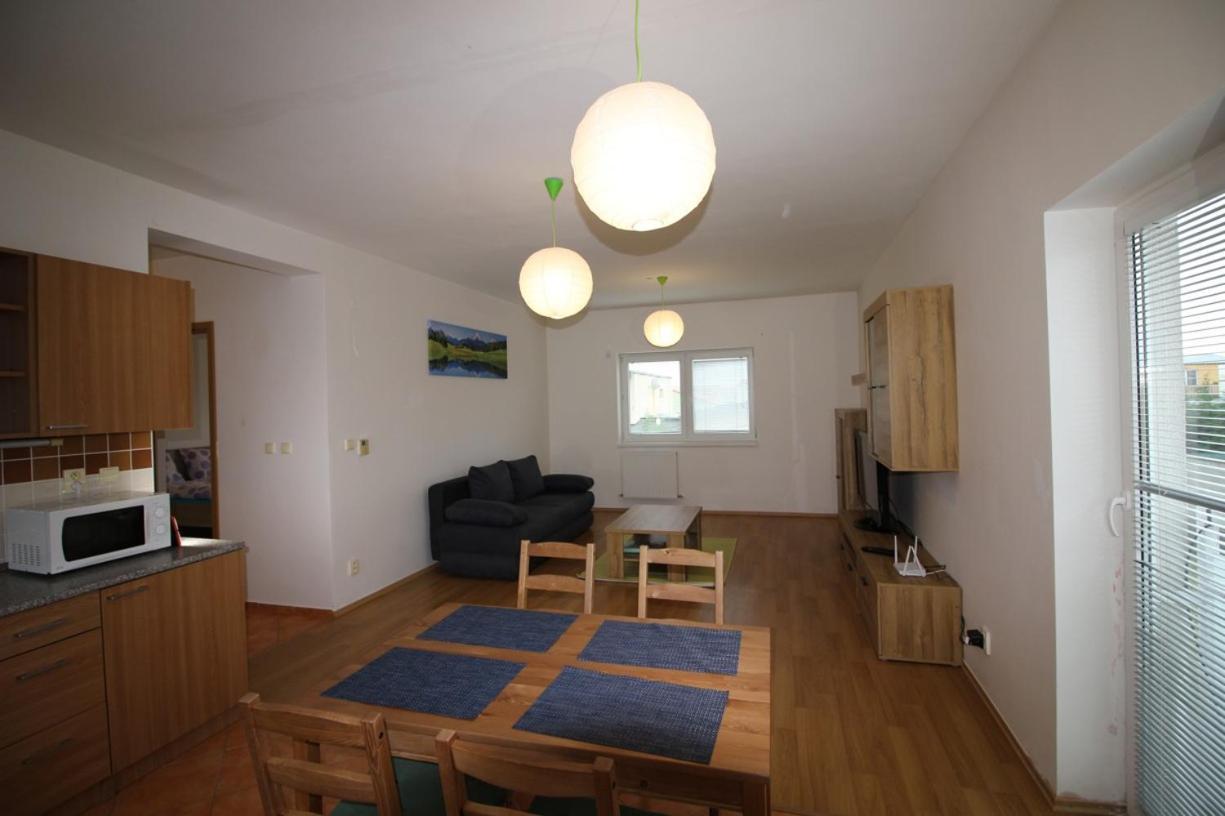 Apartman 502 Ruzindol Екстер'єр фото