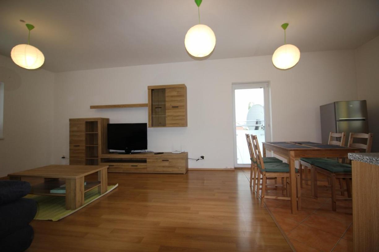 Apartman 502 Ruzindol Екстер'єр фото